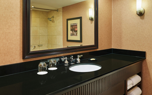 Sheraton Lisle Naperville Hotel