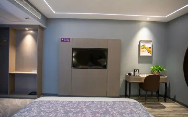 Tongren Jinyue Hotel (Fanjingshan Avenue Jiuyicheng Fangyuanhui Branch)