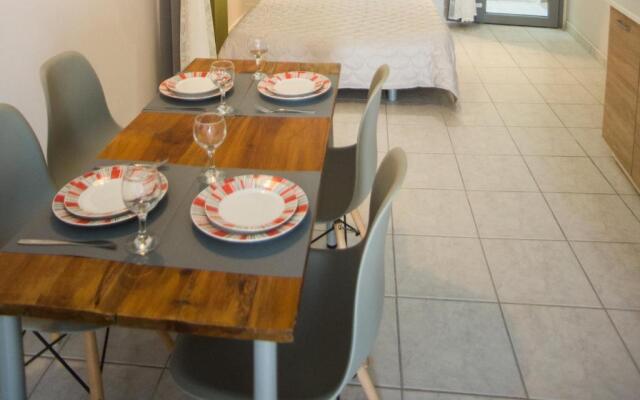 Luxurious Studio, near Athens Airport