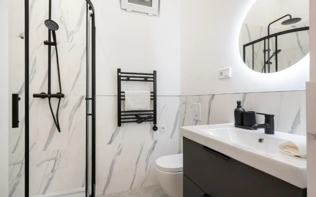 R38 - Artists luxury home