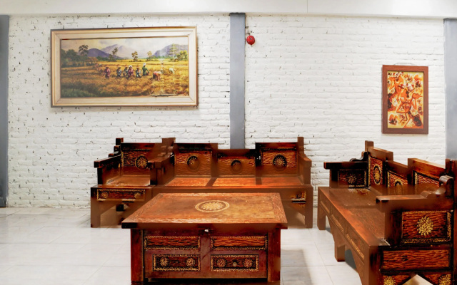 OYO 94420 Griya Waru Hotel