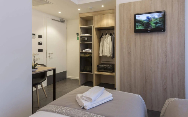 Tourist Hotel