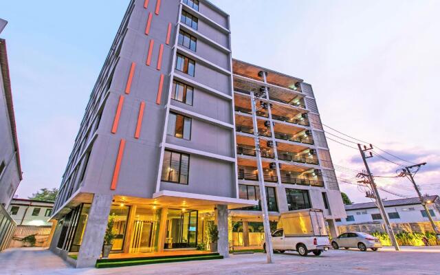 B2 Phuket Boutique & Budget Hotel