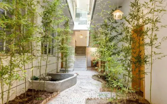 Floral Hotel· ZhuwuQing hotel