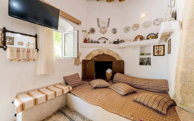 Kamariko Traditional House