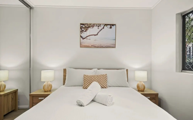 Vibrant 2-bed Apartment With Pool and Gym Access – Guest Rooms – Brisbane