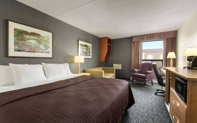 Travelodge by Wyndham Edmonton West