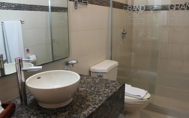 Grand City Hotel - Near Market 28