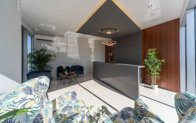 Green Hills Suites