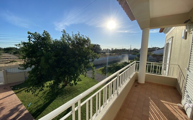 Charming 4-bed Villa in Quinta do Anjo, Palmela