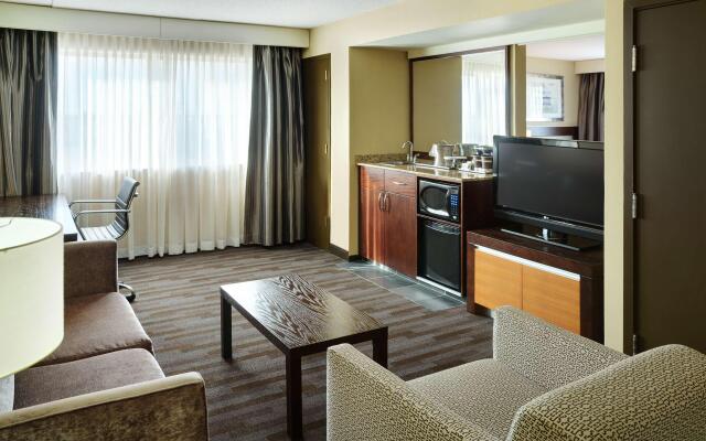 Hilton Winnipeg Airport Suites