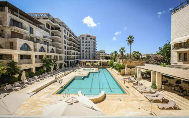 Grand Apartment with Amazing Balcony with Sea View