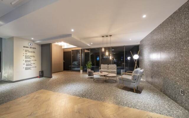 Brown Dot Hotel - Wolgot