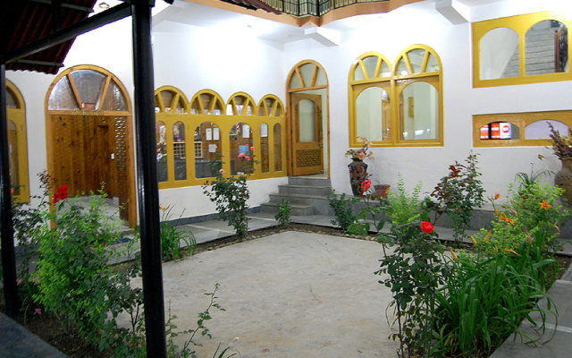Hotel Surya International - Manali