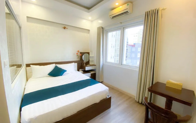 Sen Hotel My Dinh Song Da