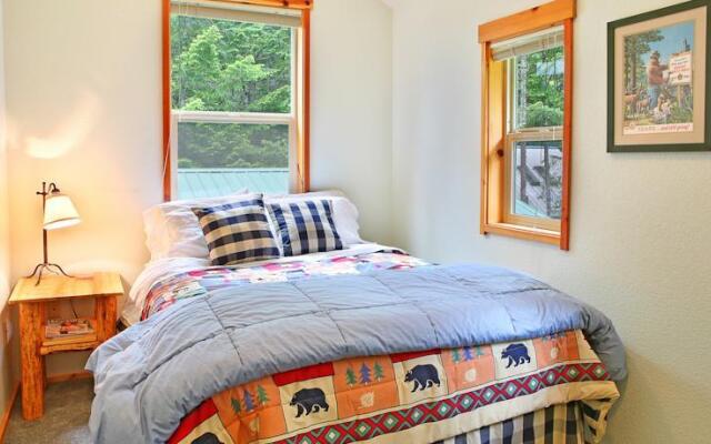 Alpine Adventure Lodge