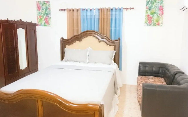 Chantal House Sleeps 8 With Garden