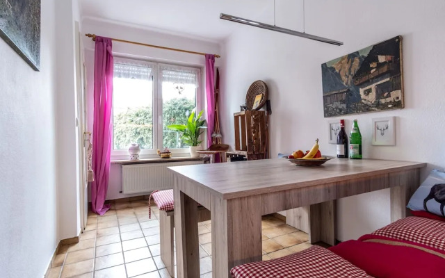 Gemütliches Haus mit Garten und Balkon