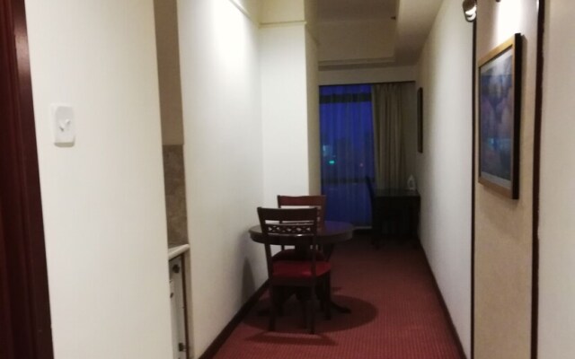 Golden Service Suite At Times Square