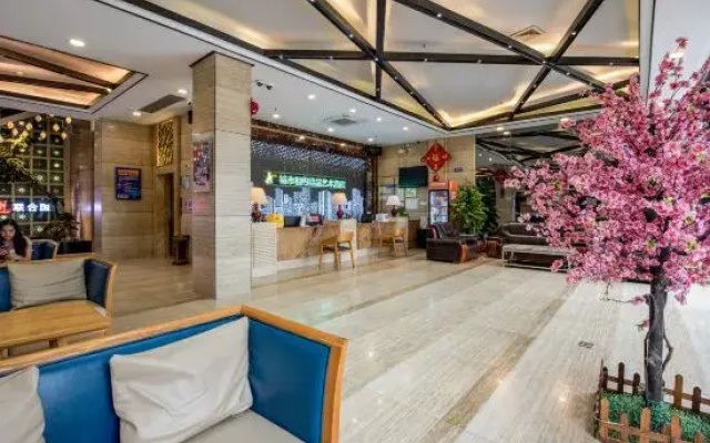 City Encounter Boutique Art Hotel
