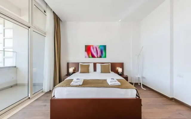 Spacious Apartment by the Beach - Tulipani