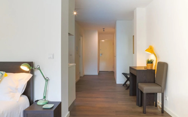 Trind5 · Samasal Trindade Apartments #5 Next to Aliados!