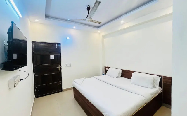Roomshala Hotel Pub G
