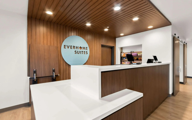 Everhome Suites Glendale Sports Entertainment District
