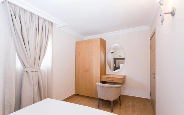 Moonshine Hotel & Suites