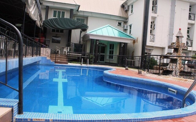 Vicmike Villa