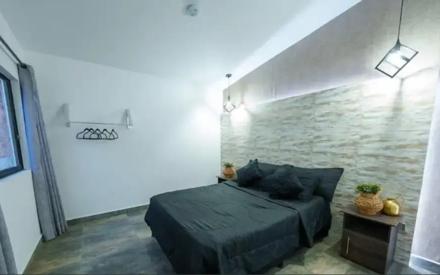 Provenza 5BR Jacuzzi 1 Block from Lleras