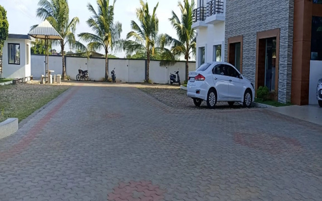 Chandra Royal Inn