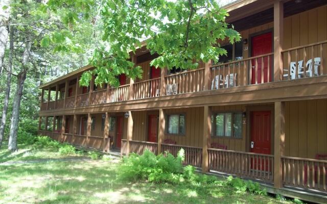Wiscasset Woods Lodge