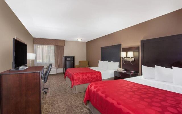 Ramada by Wyndham Fresno North