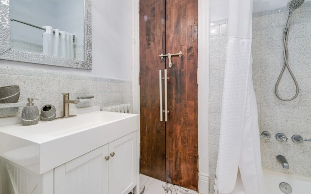 Historic Georgetown Townhome: Walkable Location!