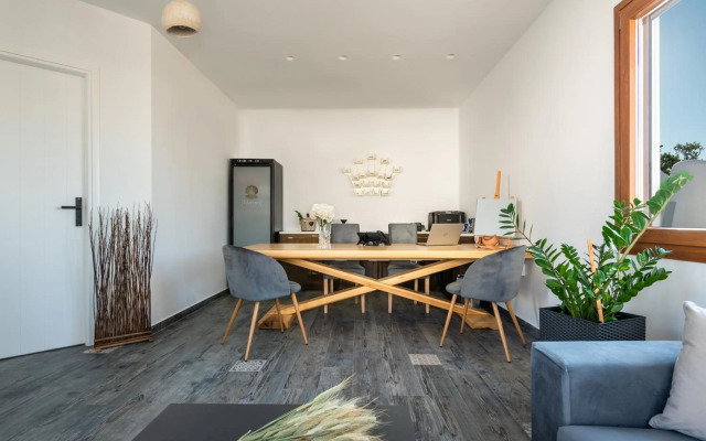Marvarit Suites