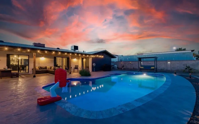 Glencove Mesa 4 Bedroom Home by RedAwning