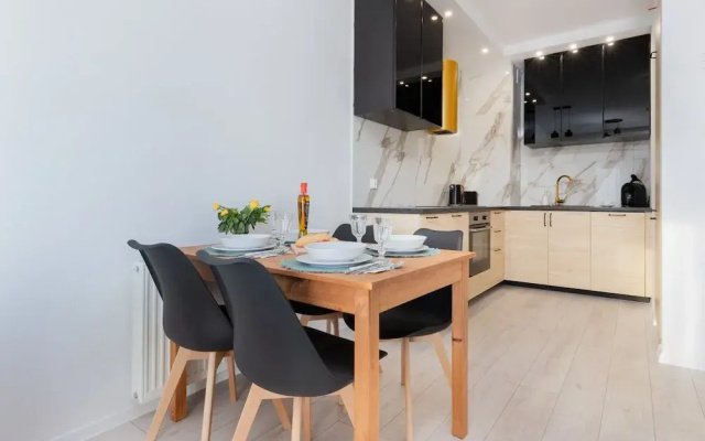 Ostoya Pucka Apartment by Renters