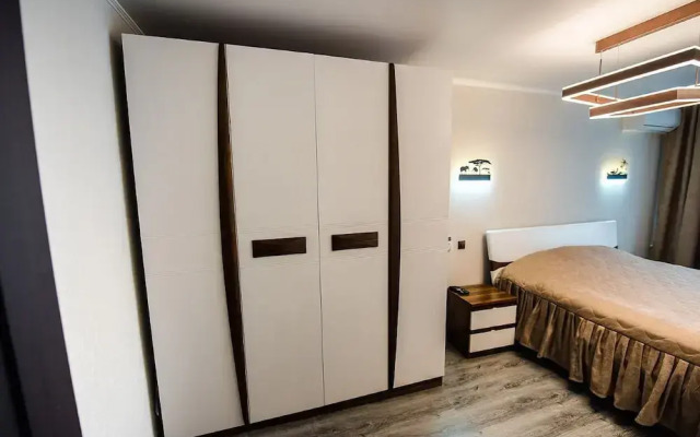 Апартаменты на пр-те 100-летия Владивостока, 46