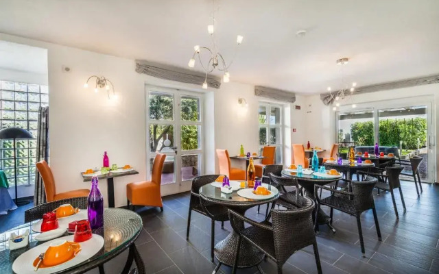 Hibiscus Hotel Residence