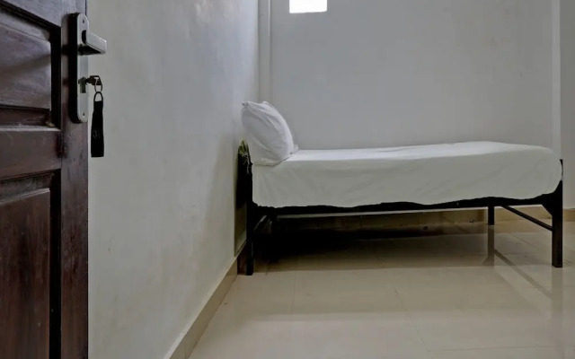 OYO Life 92919 Kost Wijaya Kusuma Lake Syariah