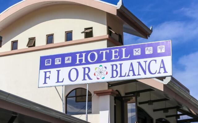 Hotel Flor Blanca