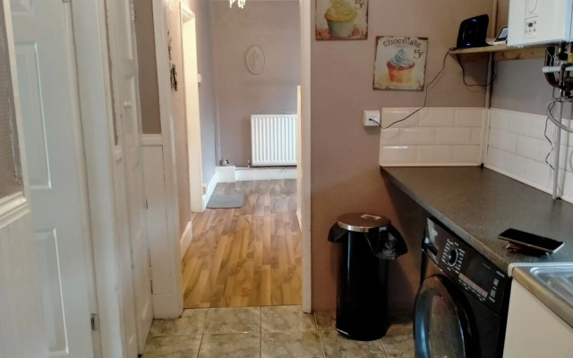 The Nest, an Immaculate 3-bed House in Walsall