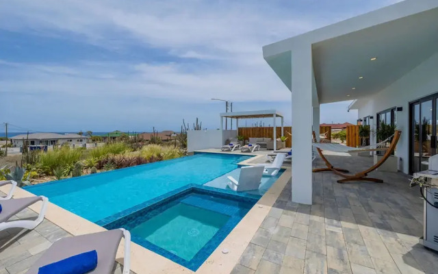 New Ocean View Infinity Pool Steps 2 Babybeach