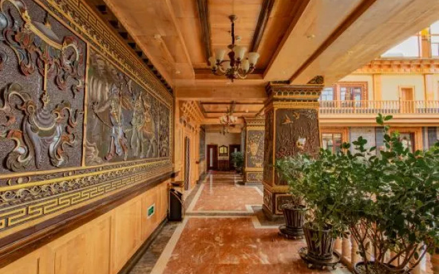 Villafound Shangri-La Womasto Resort