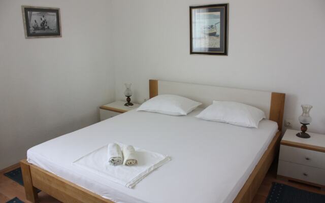 Pintar Apartment