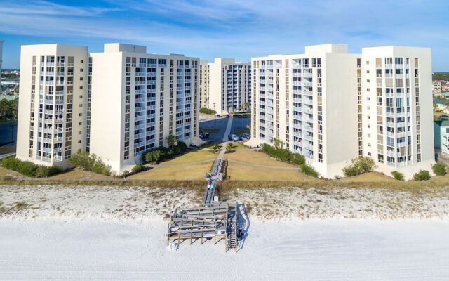 Shoreline Towers 2074 2 Bedroom Condo by RedAwning