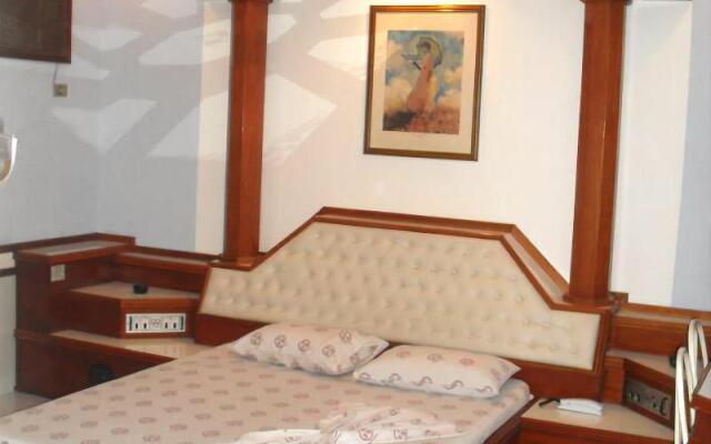 North Palace Hotel