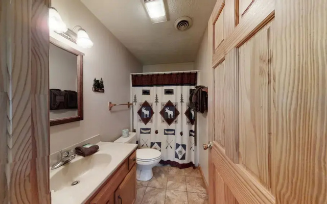 Heaven's Door 2 Bedroom Cabin by RedAwning