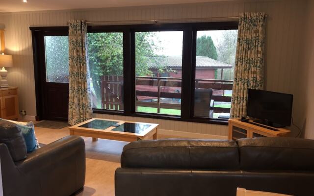 Bluebell Lodge 7 with Hot Tub